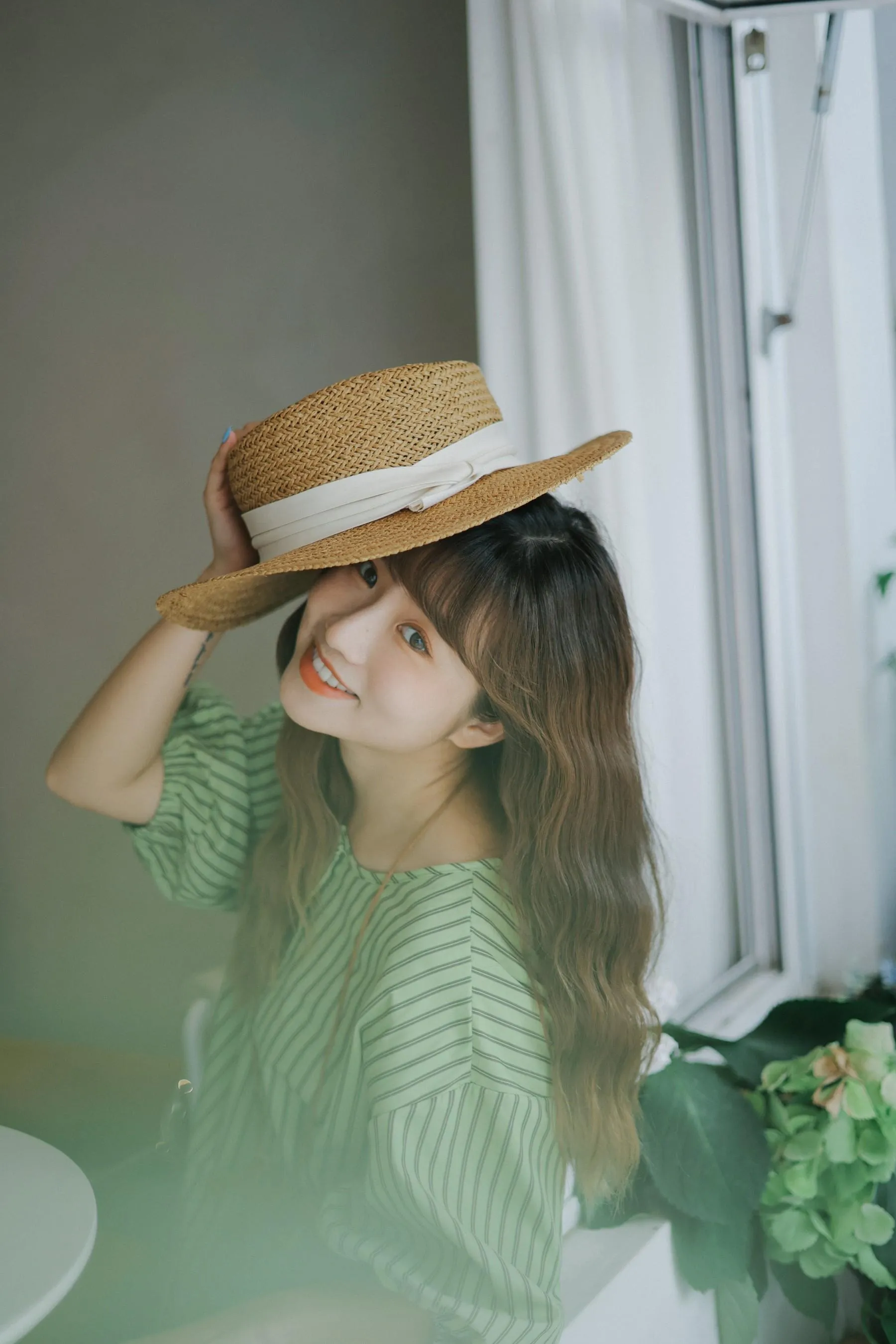 [YITUYU艺图语]2022.08.04 咖啡厅的午后 蓝胖子- [31P]插图6